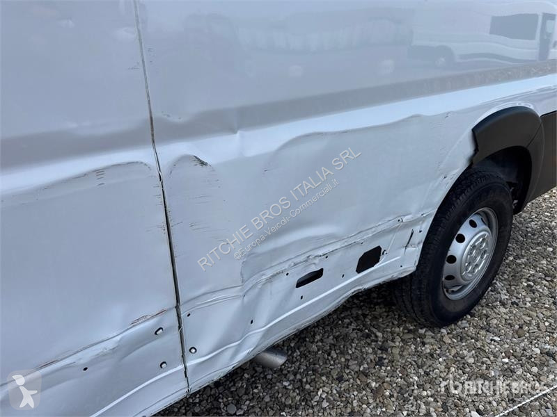 Véhicule utilitaire Opel 2.2