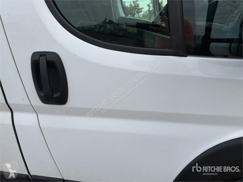 Véhicule utilitaire Opel 2.2
