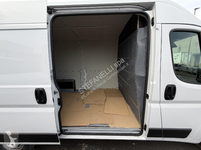 Furgoneta Fiat Ducato 33 L2H2 2.2 diesel 140cv