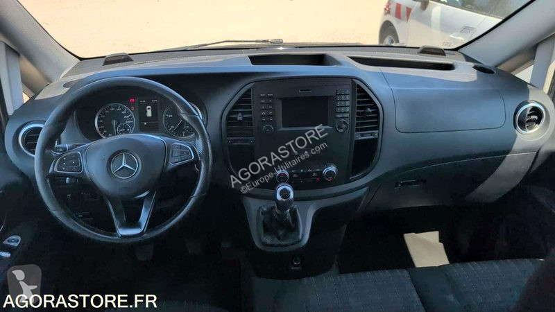 Véhicule utilitaire Mercedes VITO