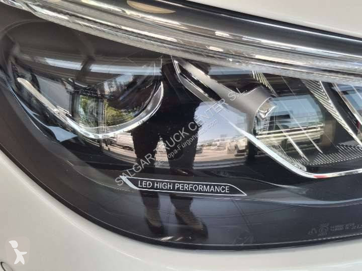Комерційні автомобілі Mercedes 200