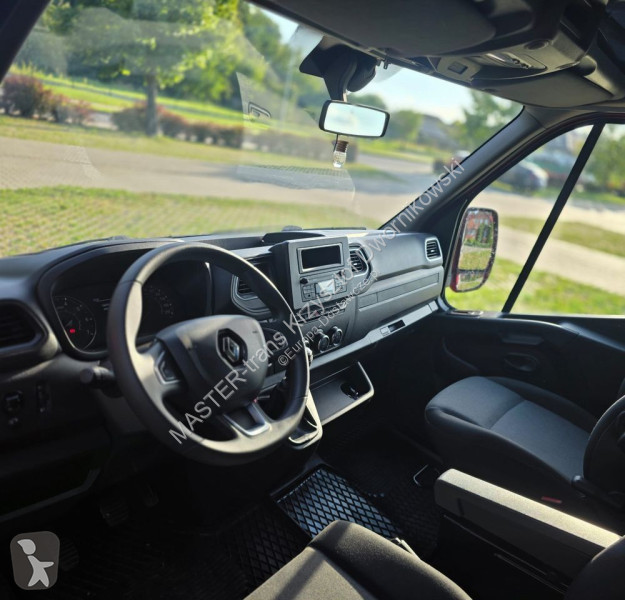 Комерційні автомобілі Renault
