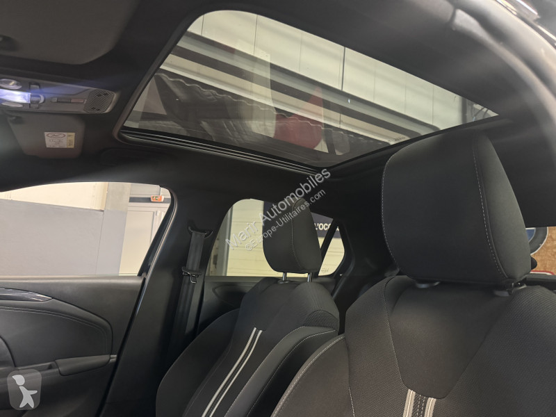 Лекотоварен автомобил Opel CORSA