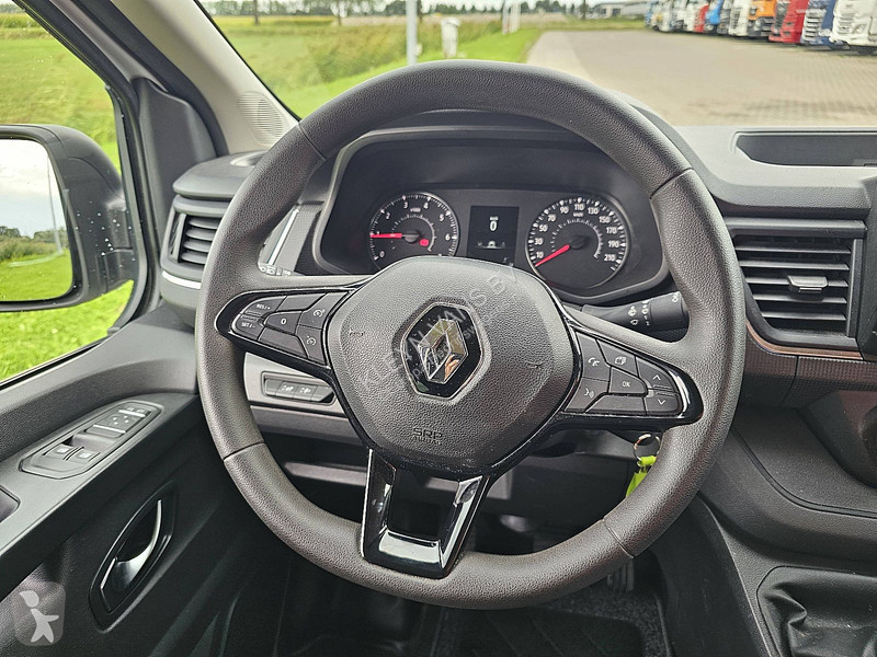 Лекотоварен автомобил Renault 2.0 DCI ac dc...