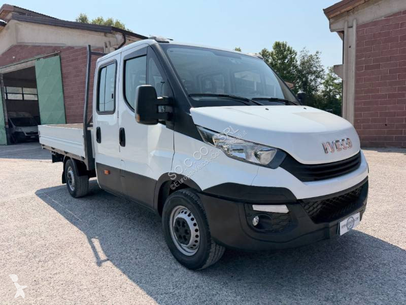 Лекотоварен автомобил Iveco 35S12