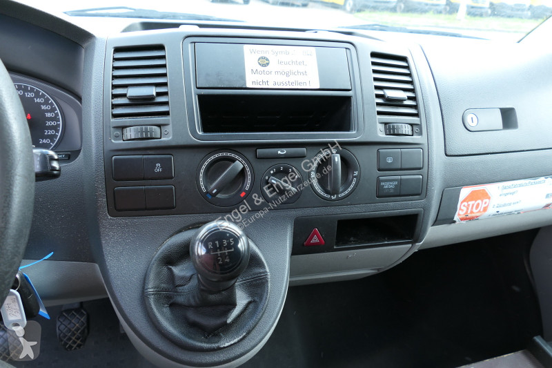 Лекотоварен автомобил Volkswagen T5 Transporter...