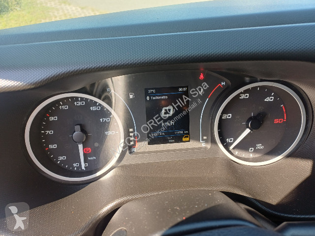 Лекотоварен автомобил Iveco DAILY 35C12 6+1