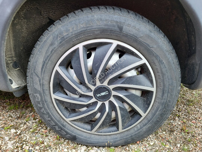 Лекотоварен автомобил Opel 75pk