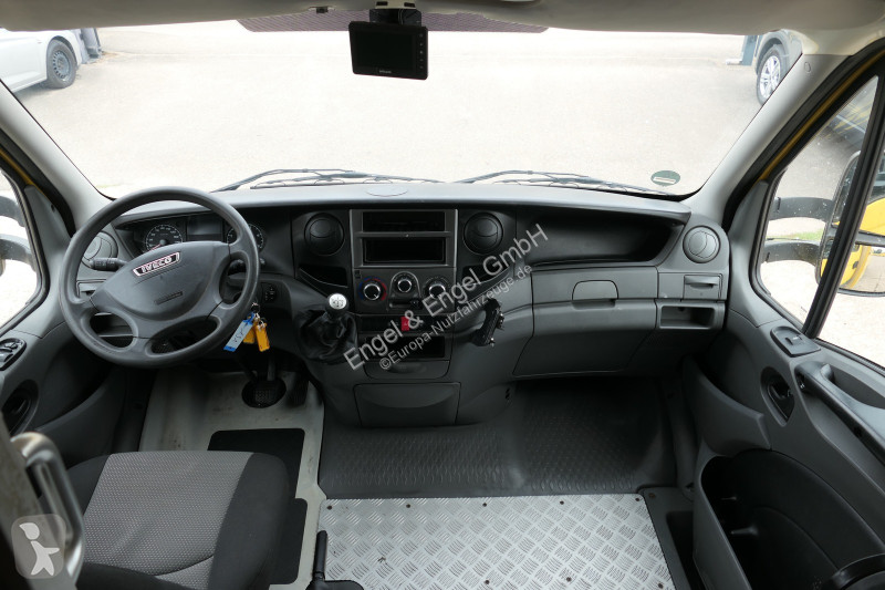 Коммерческий автомобиль Iveco Daily 35 S11 C30C...
