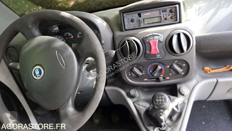 Лекотоварен автомобил Fiat DOBLO