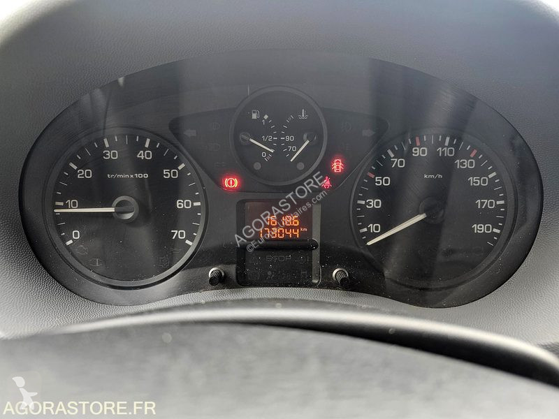Лекотоварен автомобил Peugeot