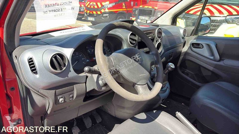 Лекотоварен автомобил Peugeot PARTNER