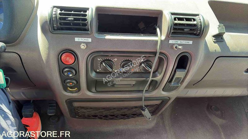 Лекотоварен автомобил Renault MASTER