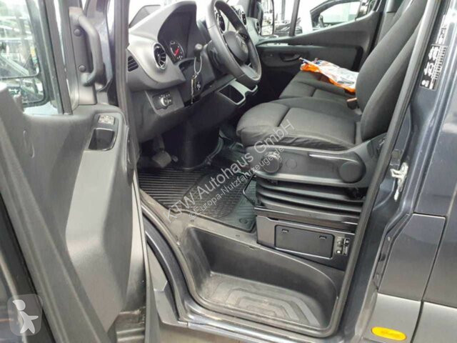 Лекотоварен автомобил Mercedes Sprinter 317...