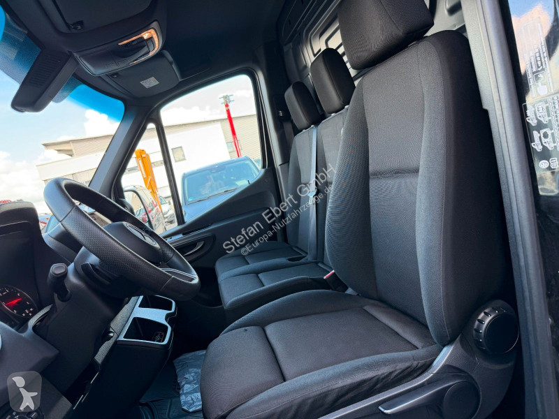 Лекотоварен автомобил Mercedes 317 CDI 9G 3665...
