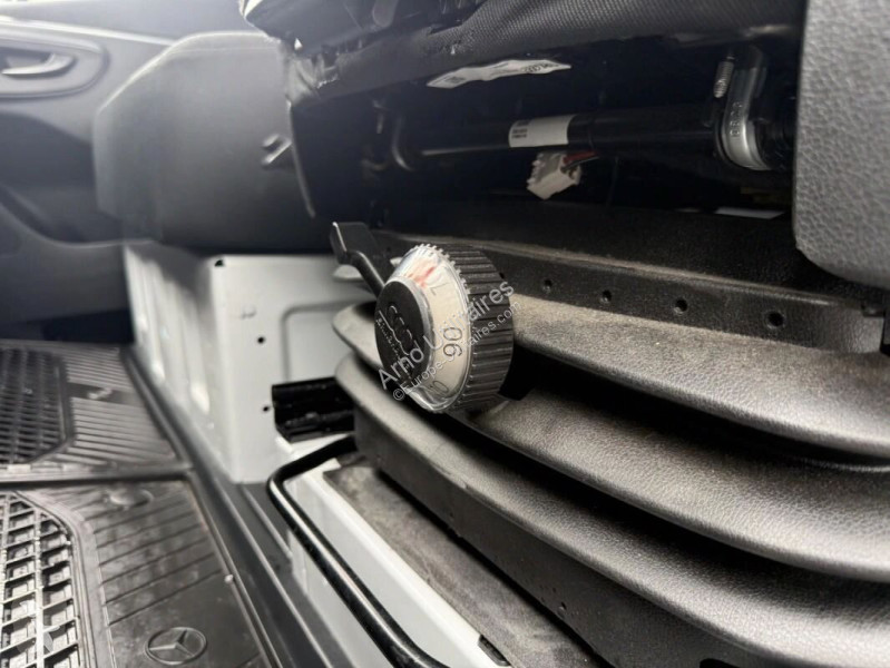 Коммерческий автомобиль Mercedes