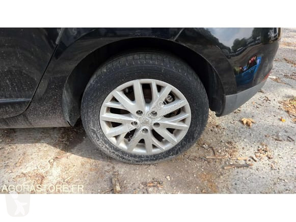 Коммерческий автомобиль