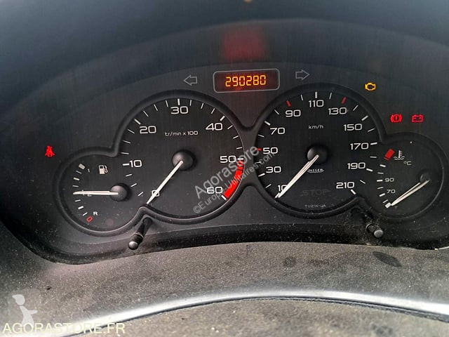 Коммерческий автомобиль