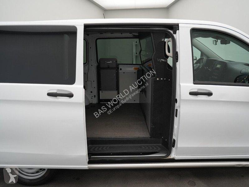Bedrijfswagen Mercedes 116