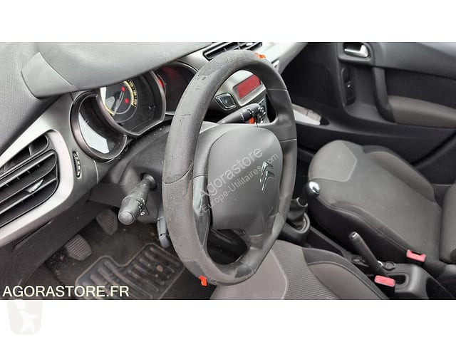Коммерческий автомобиль