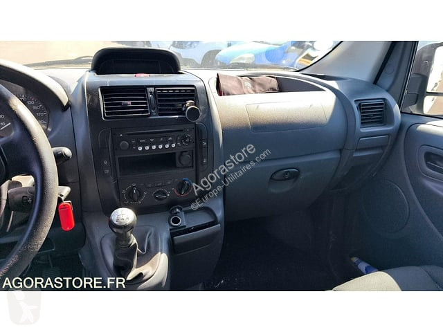 Коммерческий автомобиль