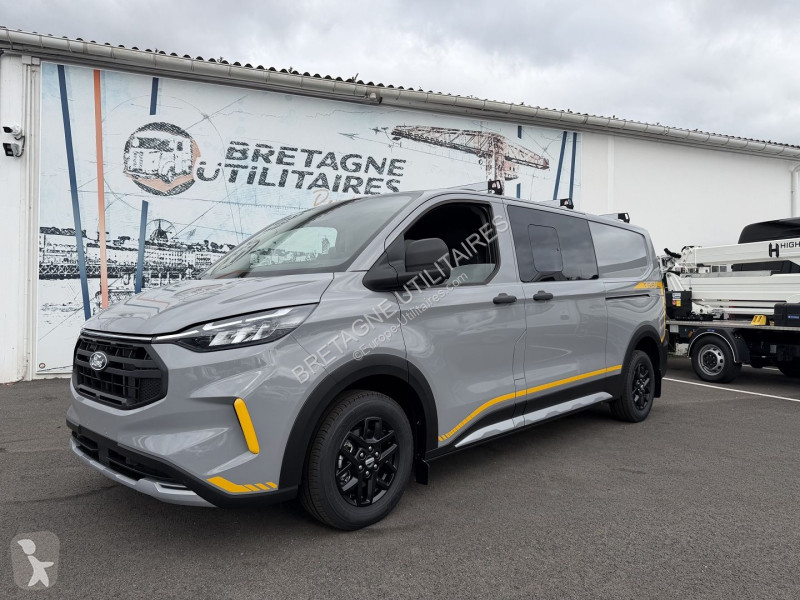 Коммерческий автомобиль Ford TRANSIT CUSTOM FG...