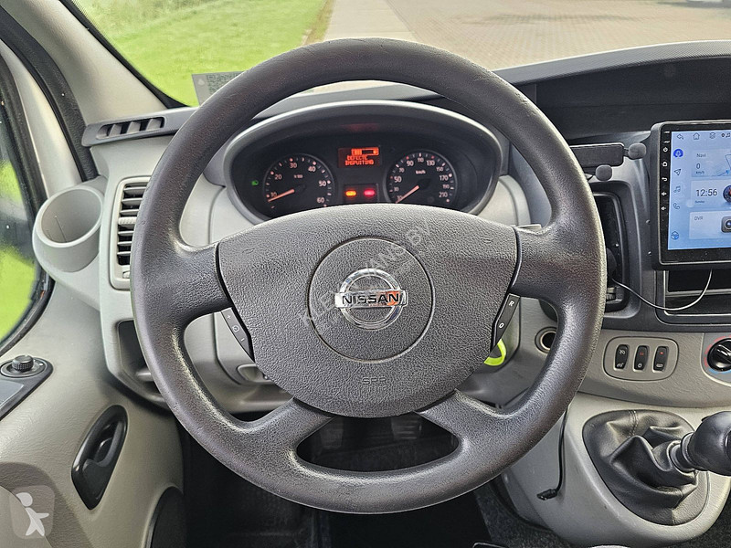 Furgoneta Nissan