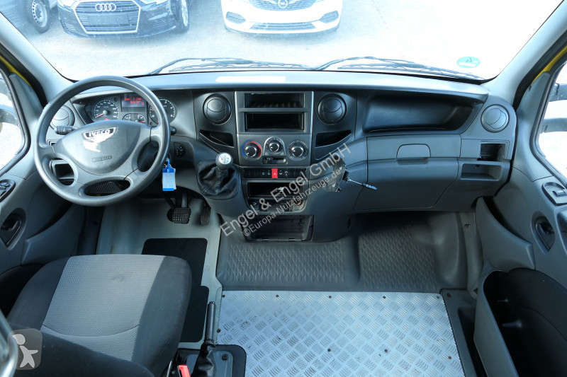 Haszongépjármű Iveco Daily 35 S11 C30C KURZ...