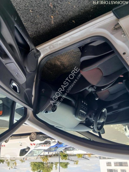 Veículo utilitário Renault CLIO