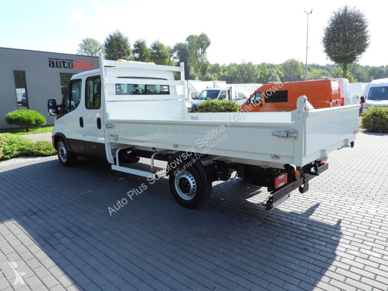 Veículo utilitário Iveco 35S14 DAILY
