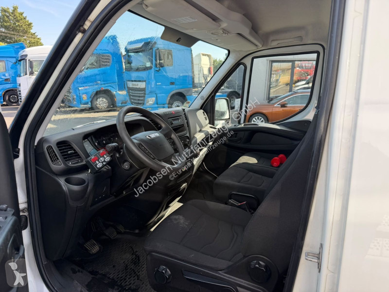 Veículo utilitário Iveco 35s15 Carrier Xarios...