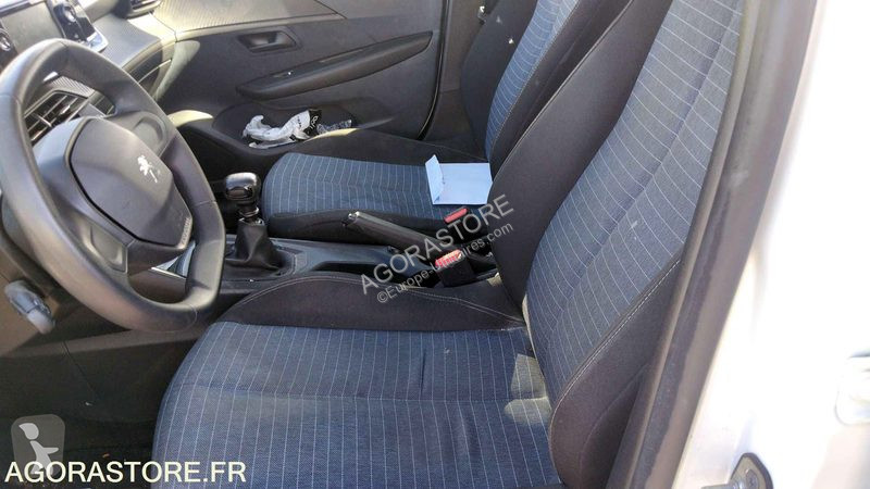 Véhicule utilitaire Peugeot 208