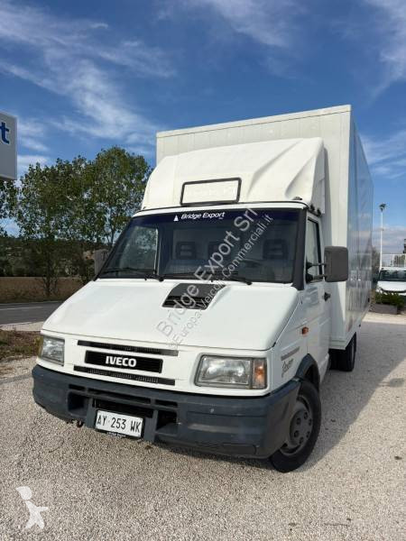Véhicule utilitaire Iveco 35.10