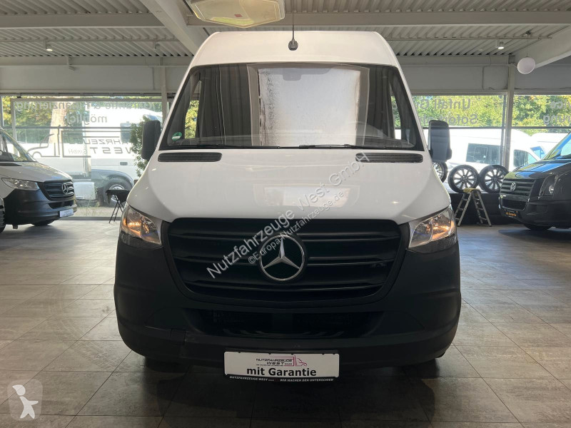 Užitkové vozidlo Mercedes 211/311...