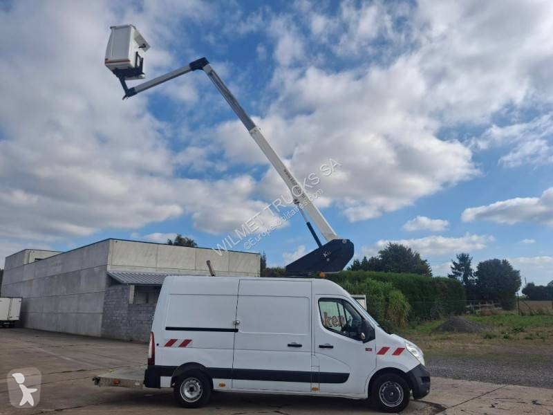 Véhicule utilitaire Renault 2.3 DCI 130