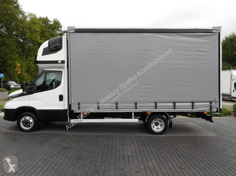 Véhicule utilitaire Iveco 50C18 DAILY