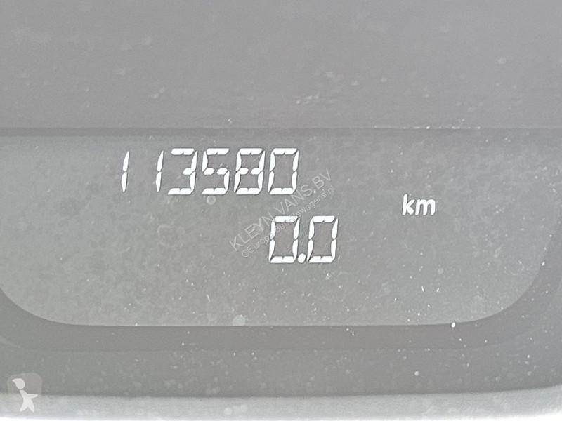 Véhicule utilitaire Renault 2.0 DCI ac...