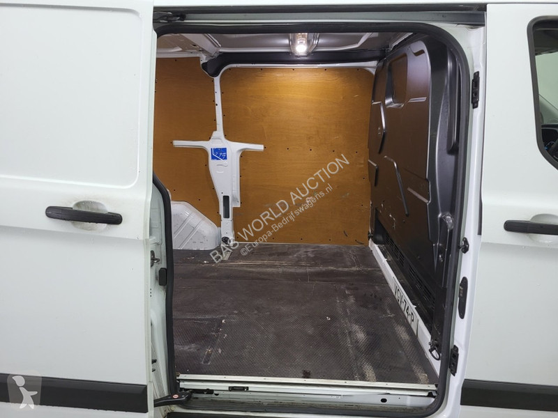 Véhicule utilitaire Ford 300 2.0 TDCI L1H1...