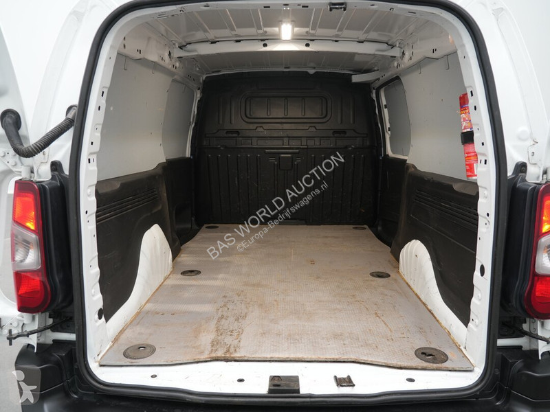 Véhicule utilitaire Opel 131PK