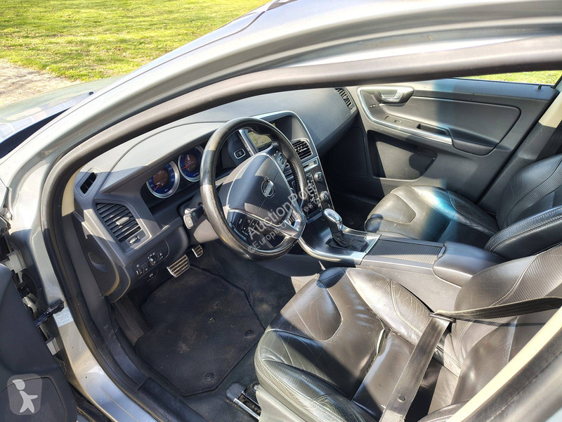Коммерческий автомобиль Volvo D5 2.4L
