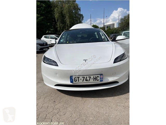 Коммерческий автомобиль