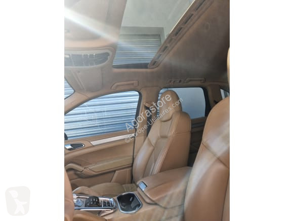 Коммерческий автомобиль Porsche CAYENNE