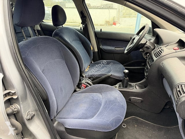 Коммерческий автомобиль Peugeot 206