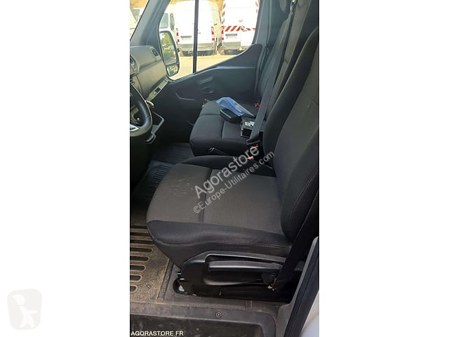 Коммерческий автомобиль