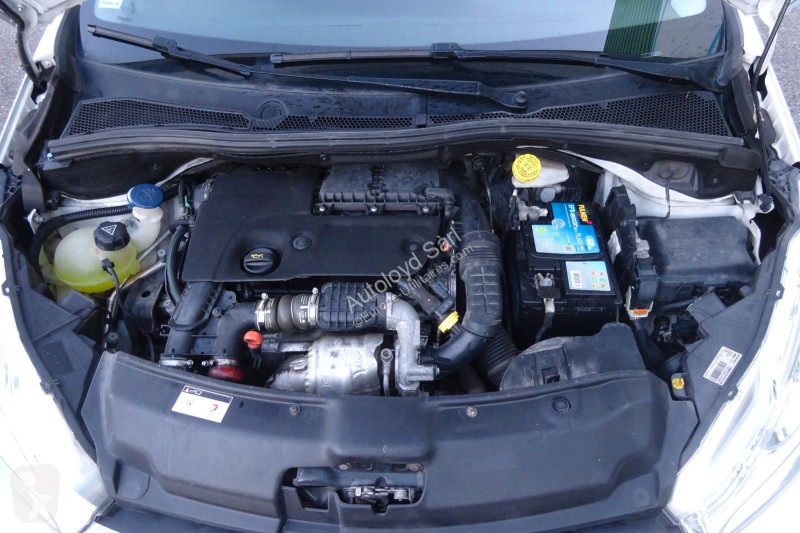 Коммерческий автомобиль Peugeot STE 1,6 HDI 99