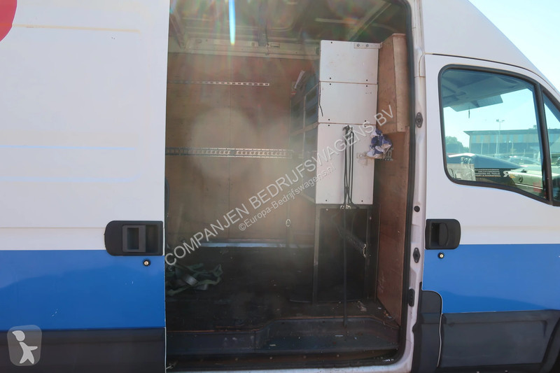 Furgoneta Iveco 2.3