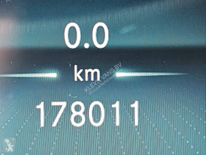 Autoutilitară Mercedes 319 L2H2 V6 3,5trekhaak
