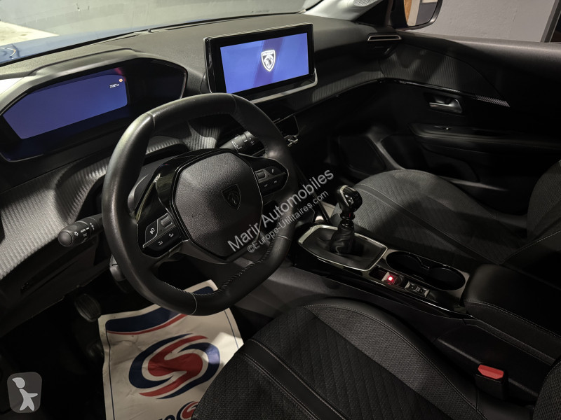 Samochód dostawczy Peugeot 208