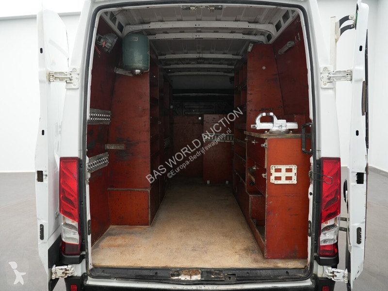 Úžitkové vozidlo Iveco 50C18