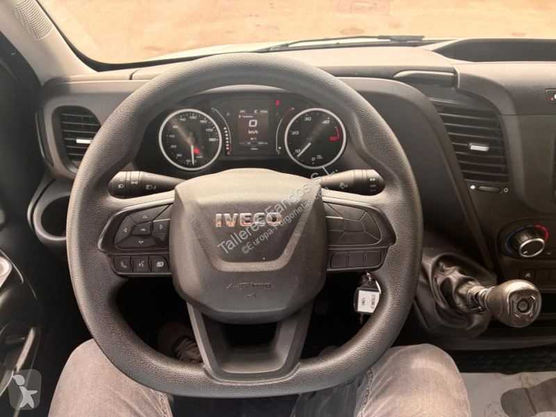 عربة نفعية Iveco  35S16V